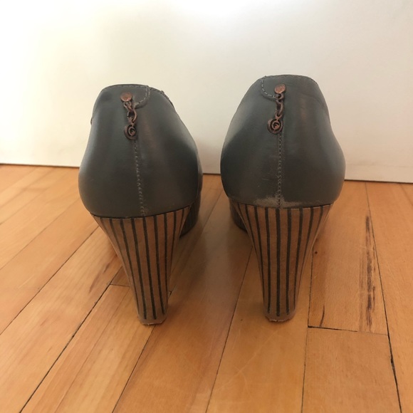 Firetrap grey platform heels w/ striped bottom, 9 - Picture 3 of 4